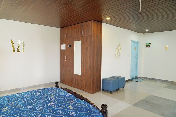 Room 37 of 53