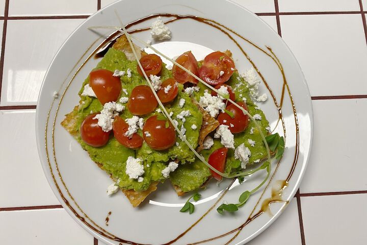 Dining 36 of 51