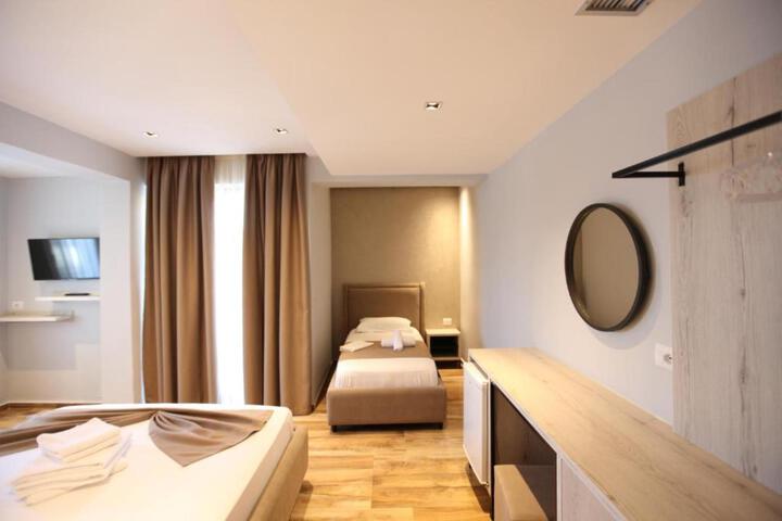 Room 127 of 143