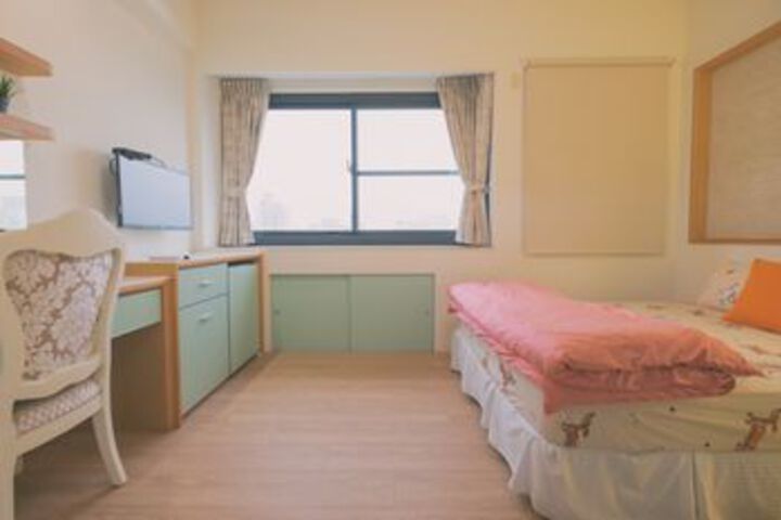 Room 10 of 31