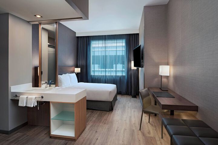 Room 4 of 51
