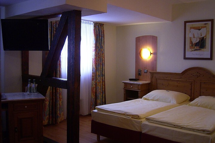 Room 10 of 49