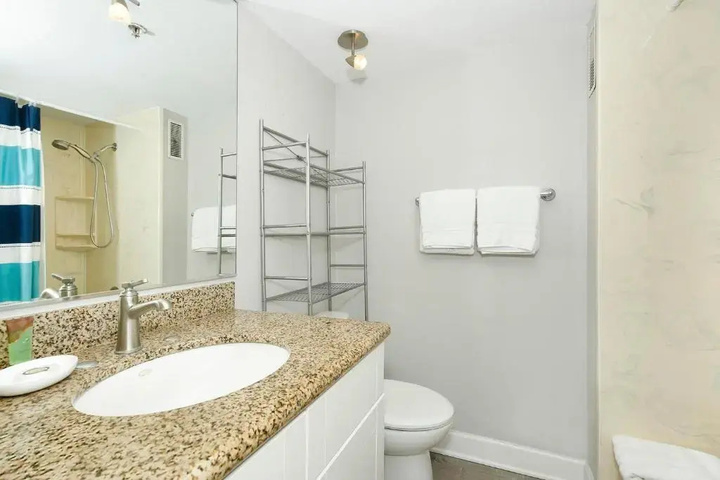 Room 8 of 18