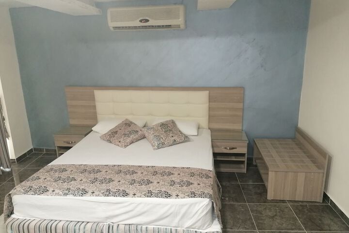 Room 2 of 18
