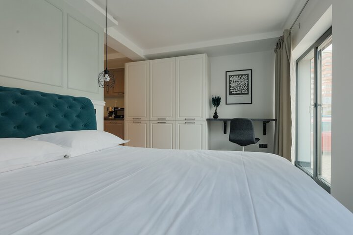 Room 2 of 99