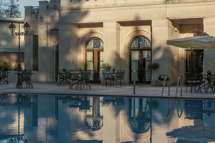 Pool 43 of 75