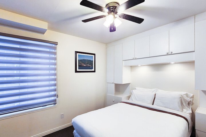 Room 6 of 51