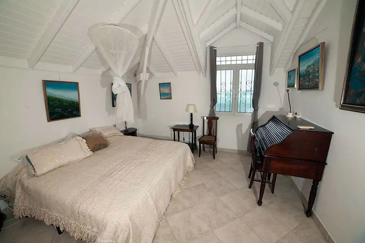 Room 5 of 20