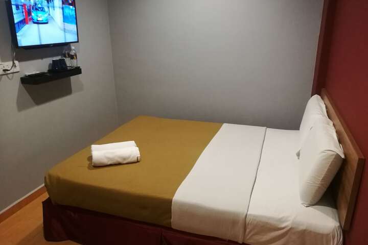 Room 19 of 39