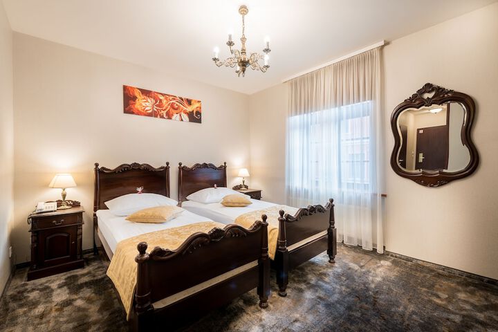 Room 20 of 39