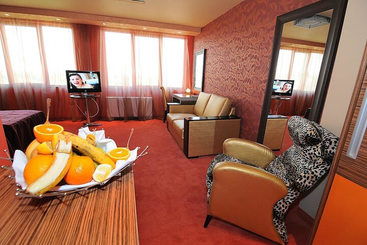Room 21 of 49