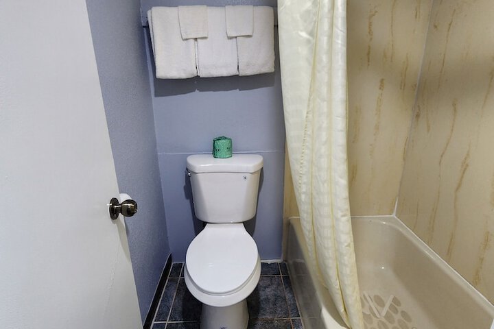 Room 18 of 23
