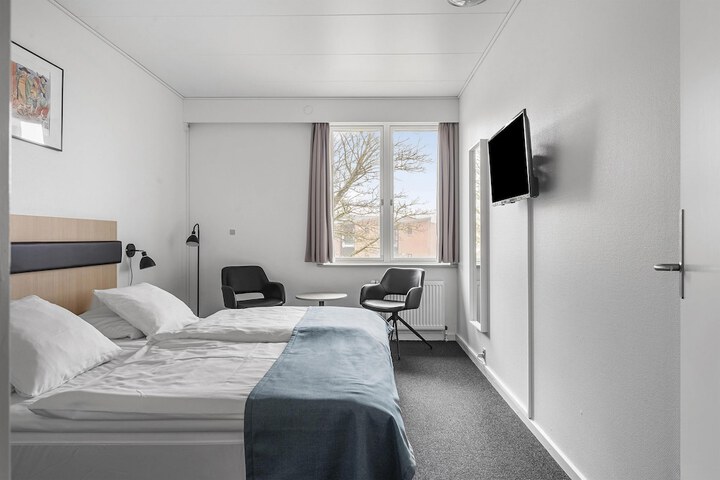 Room 15 of 49