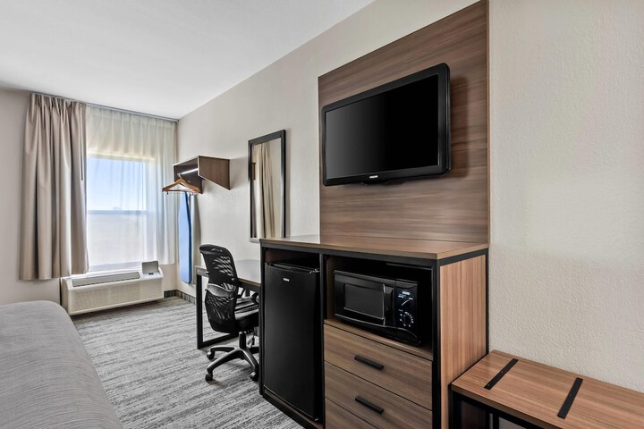 Room 16 of 43