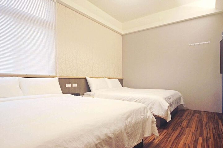 LARK 2 Motel