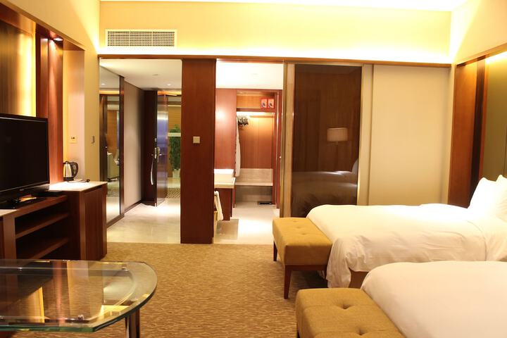 Room 5 of 71