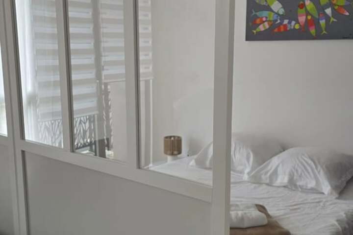 Room 7 of 35