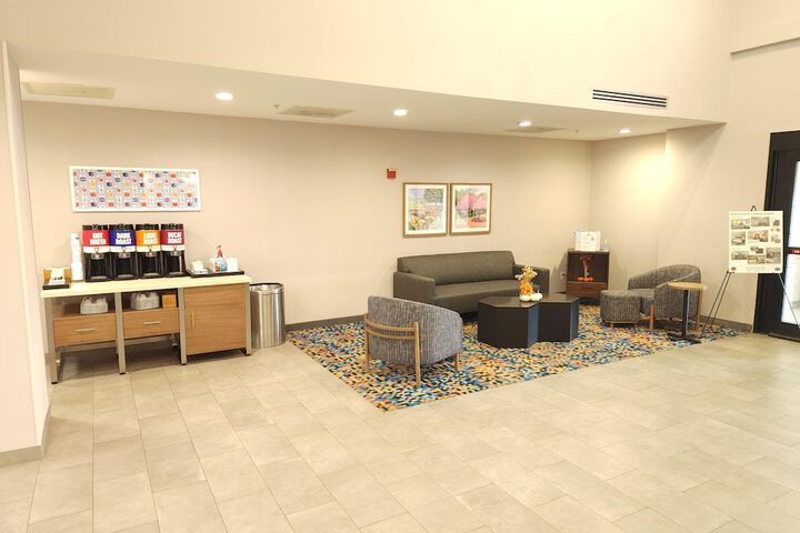 Hotel Interior 9 of 121