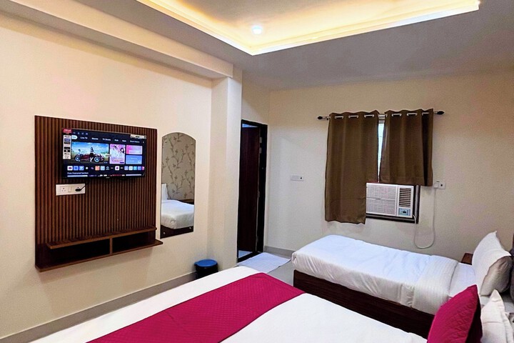 Room 4 of 10