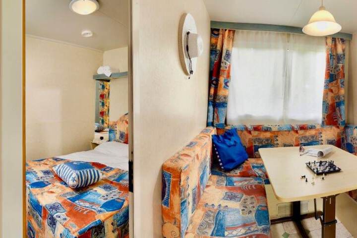 Room 26 of 173