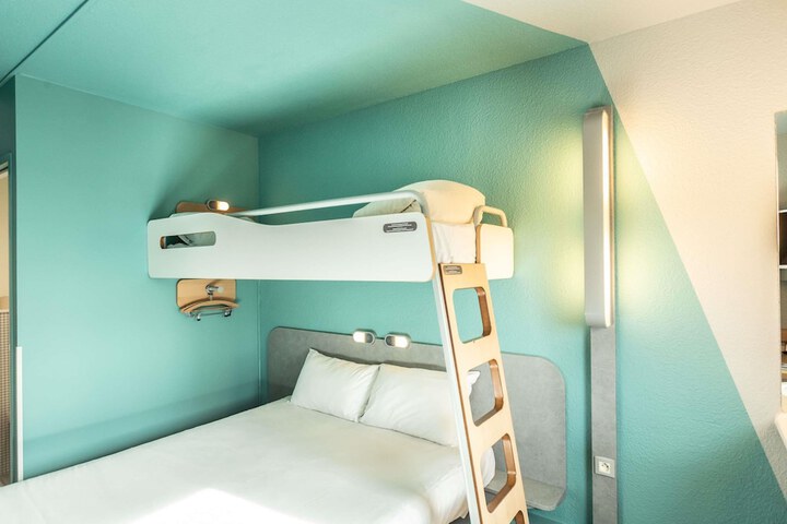 Room 14 of 34