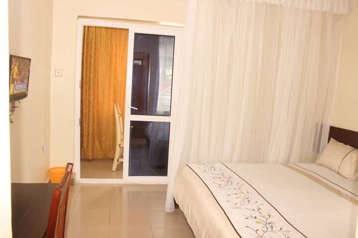 Room 4 of 19