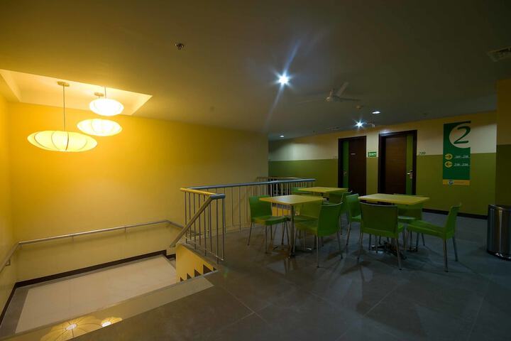 Ballroom/Hall 13 of 19