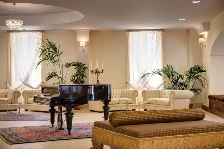Hotel Interior 6 of 104