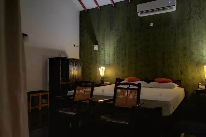 Room 5 of 74