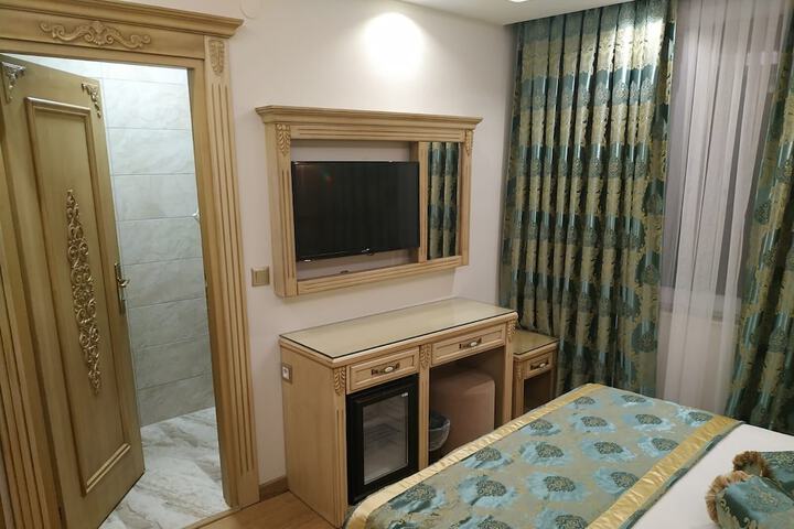 Room 33 of 67