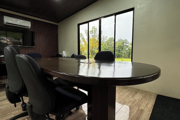Business Center 29 of 39