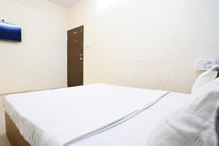 Room 12 of 21