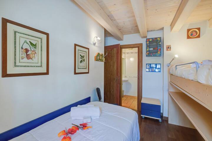 Room 10 of 39