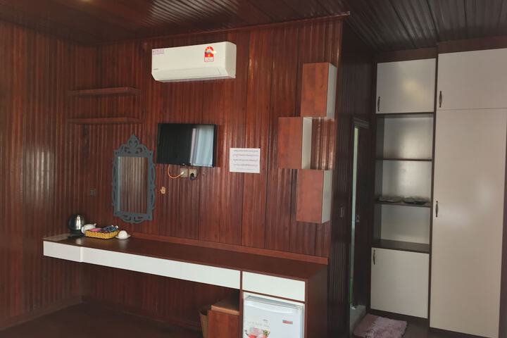 Room 9 of 24