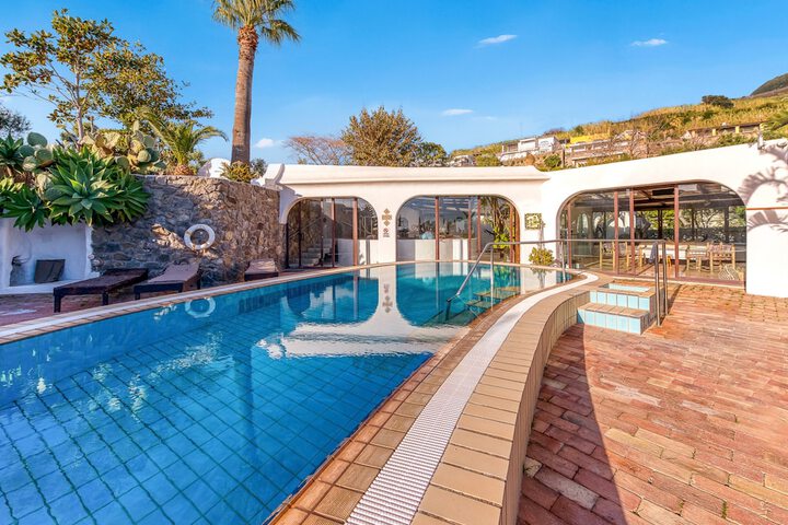 Pool 194 of 246
