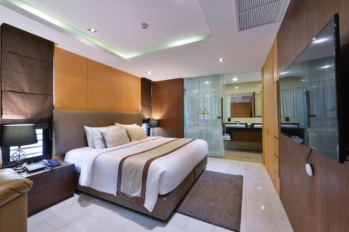 Room 16 of 44