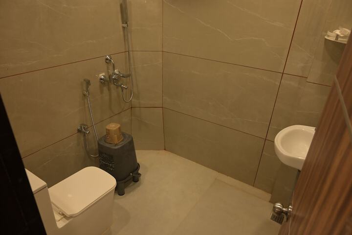Room 16 of 21