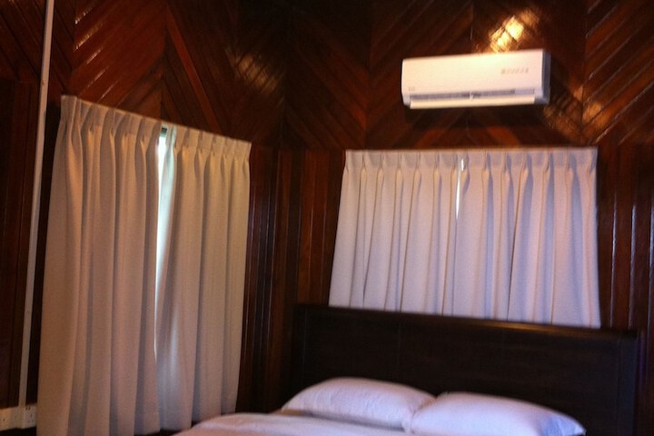 Room 6 of 114