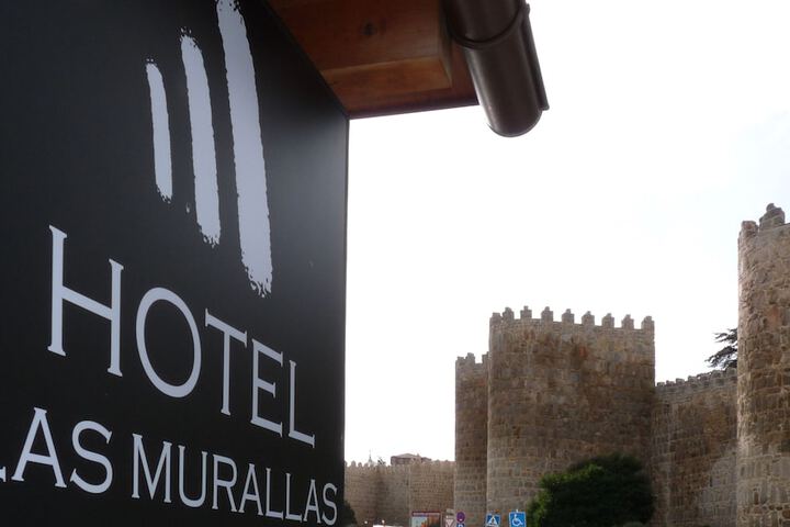 Exterior of Hotel Las Murallas