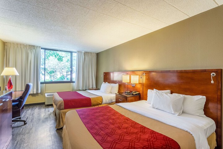 Room 9 of 31