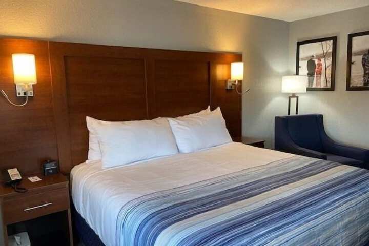 2 Queen Beds (7 of 20)