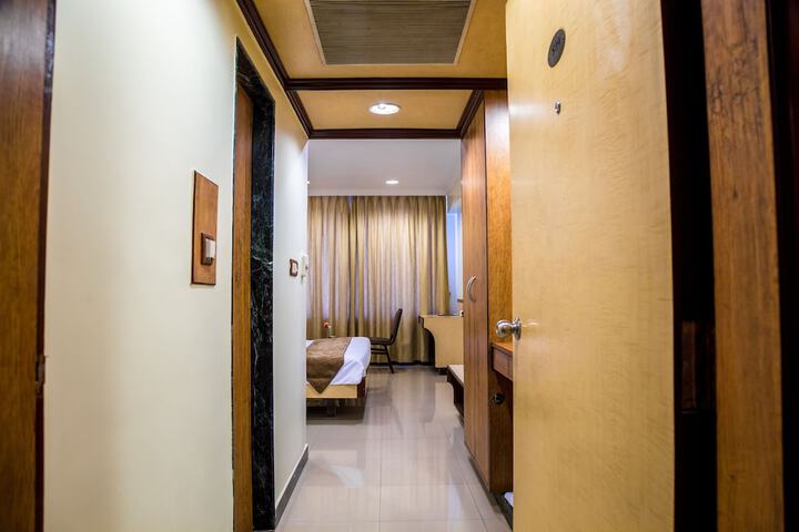 Room 8 of 37