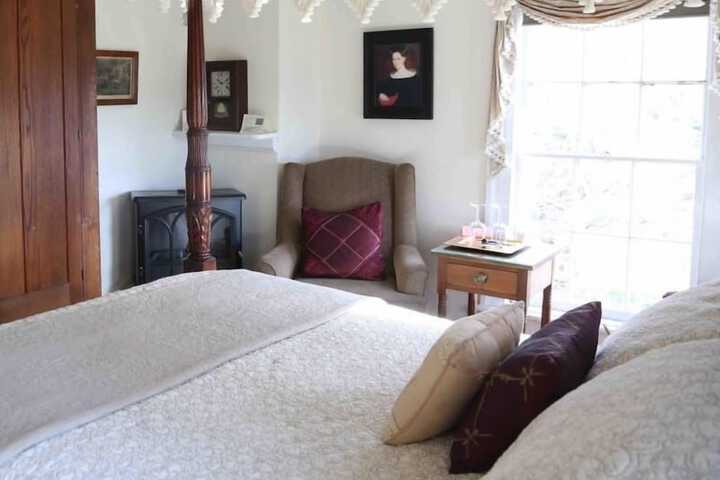 Room 12 of 77
