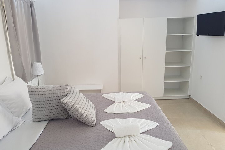 Room 7 of 107