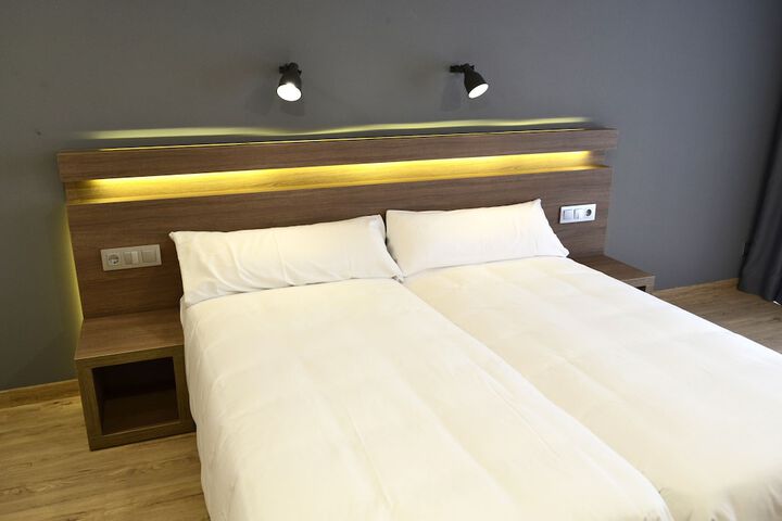 Room 13 of 40