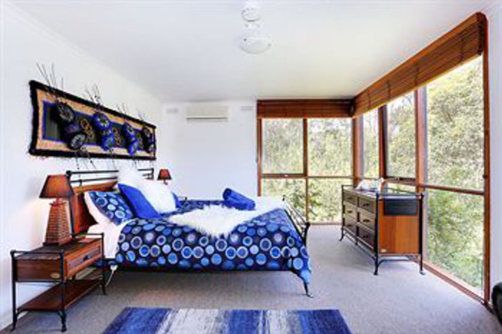 Room 4 of 27
