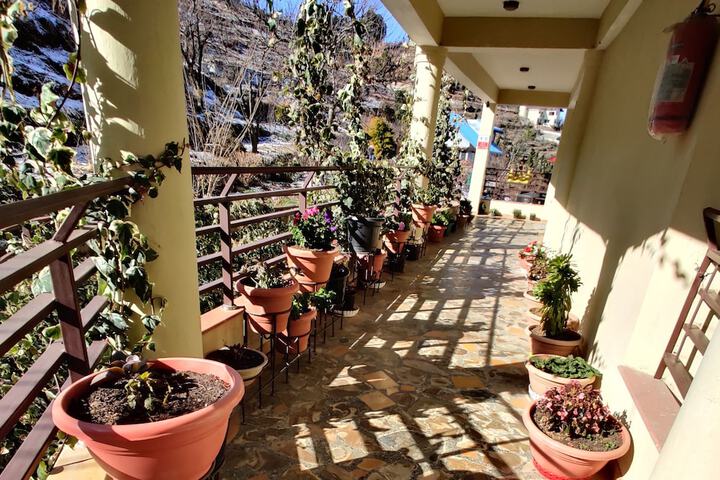 Hotel Exterior 43 of 61