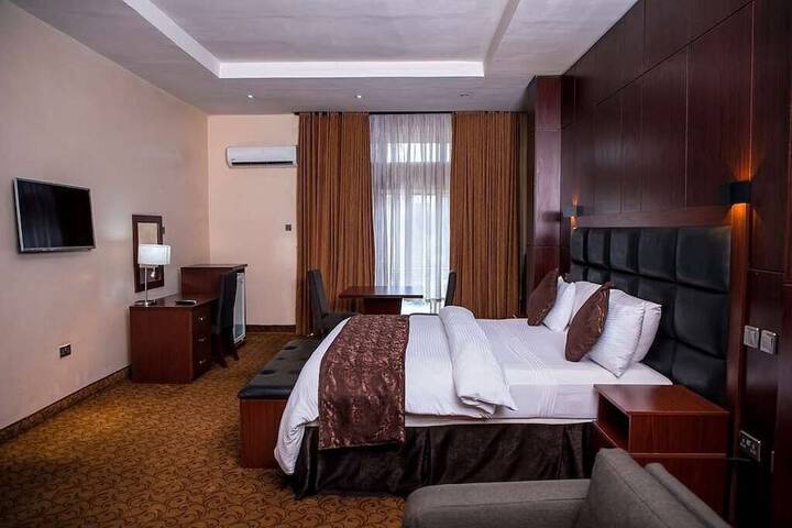 Room 7 of 42