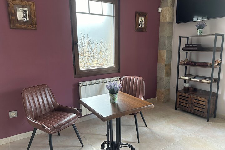 Lounge 62 of 77
