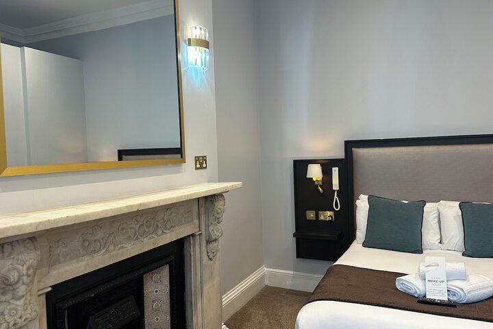 Room 52 of 89